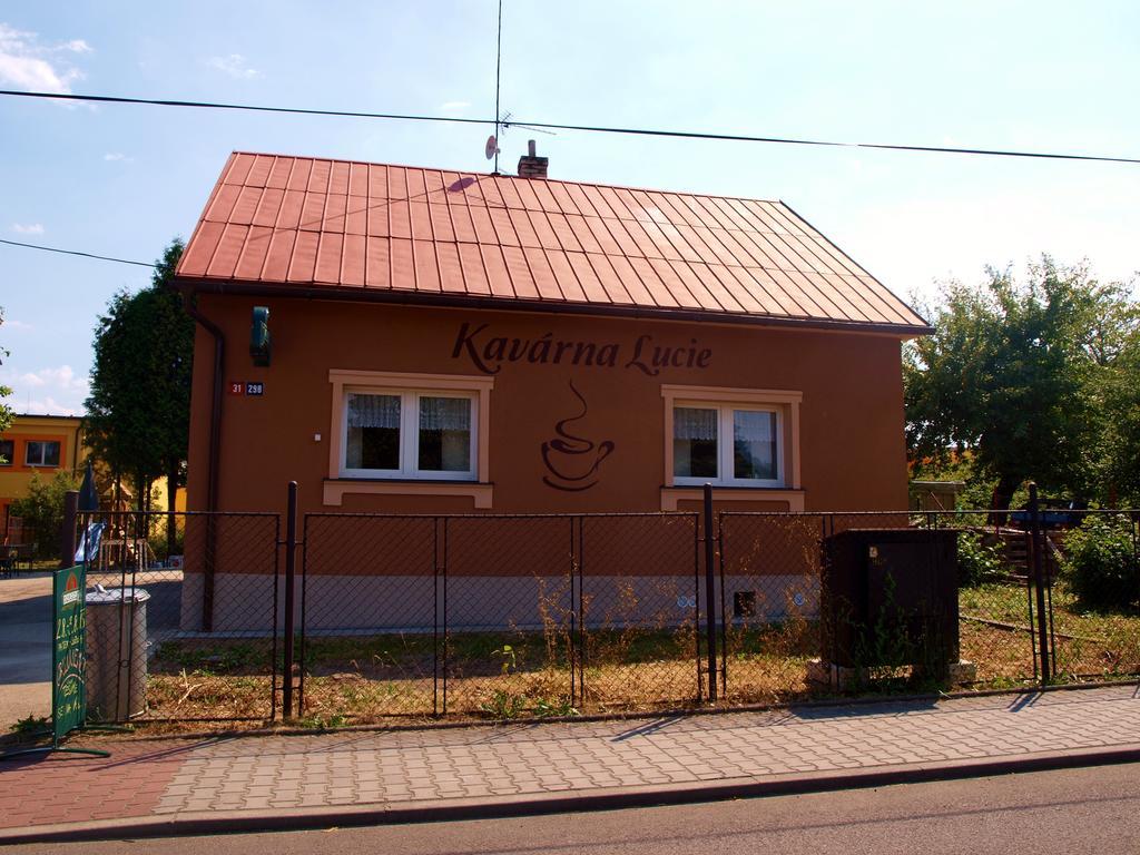 Kavarna Lucie S Ubytovanim Горни-Терлицко Экстерьер фото